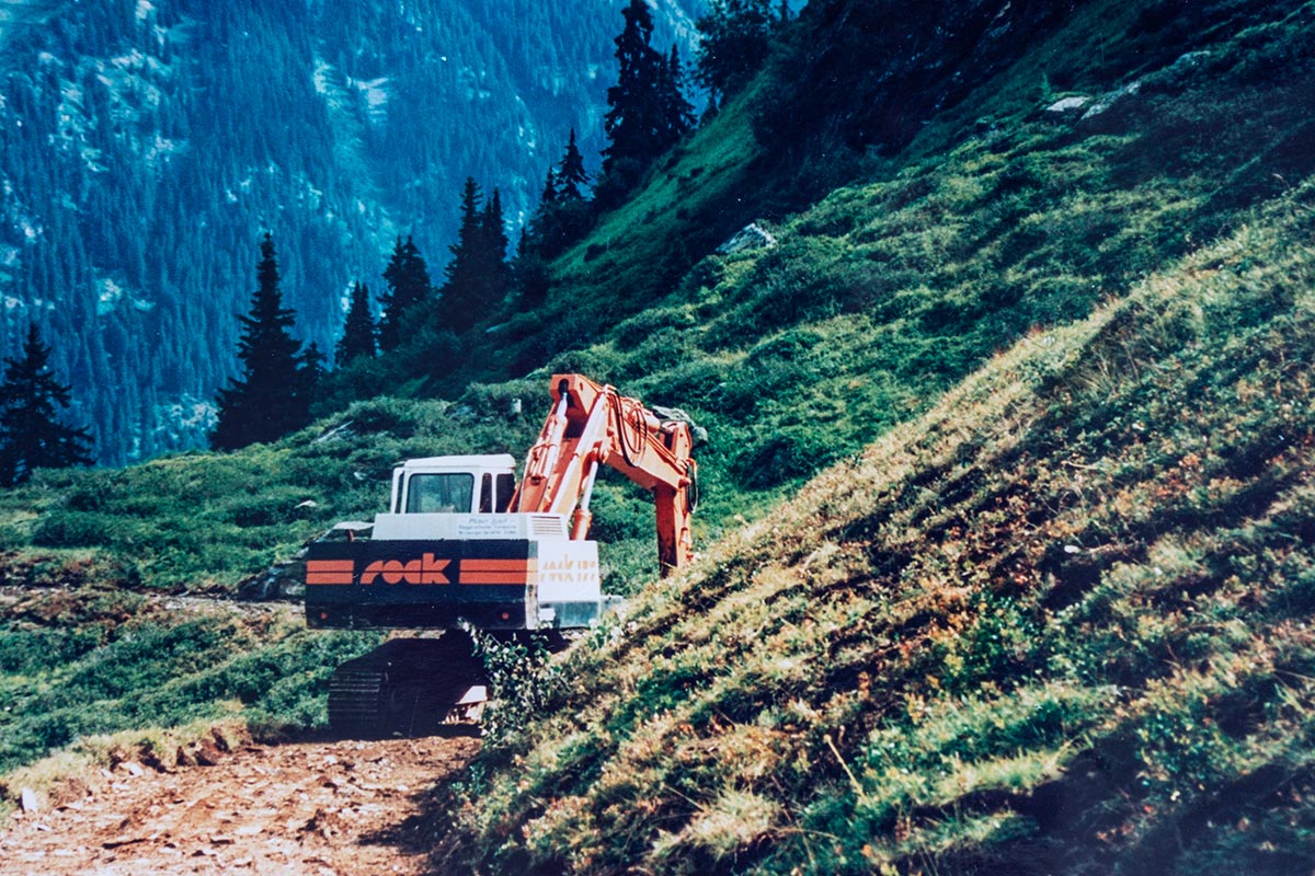 Ploner Südtirol Wegebau Bagger