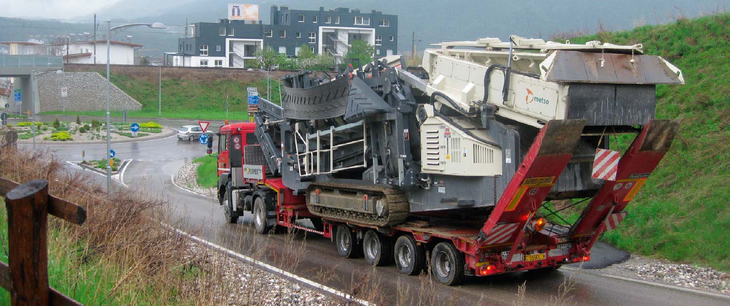 Ploner Spezialtransporte Baumaschinen